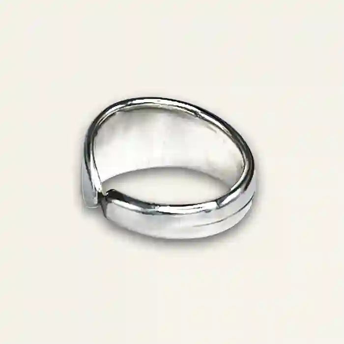 Curved-band vintage spoon ring with handcrafted details