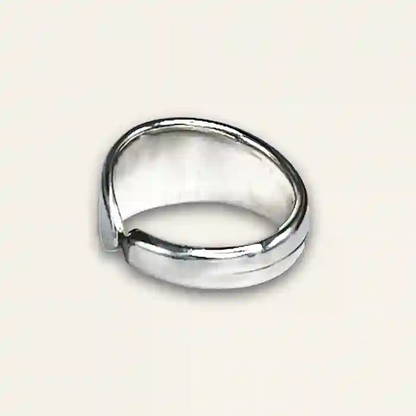 Curved-band vintage spoon ring with handcrafted details