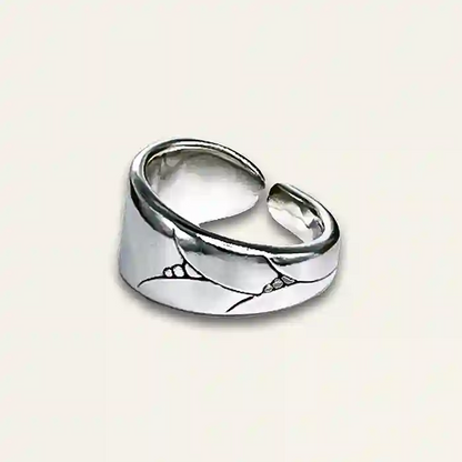 Ladies silverplate flatware ring with patterned texture