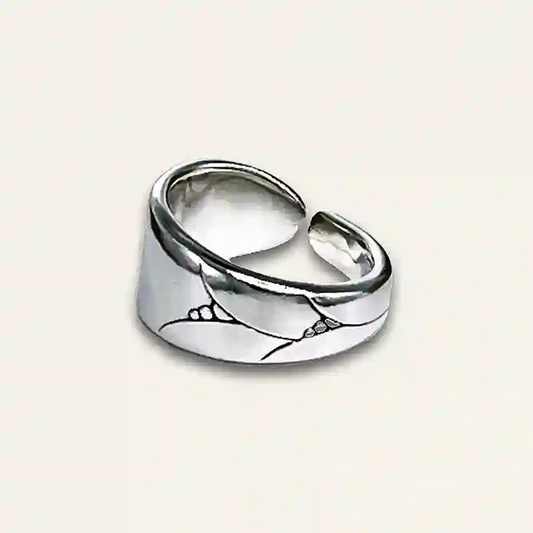 Ladies silverplate flatware ring with patterned texture