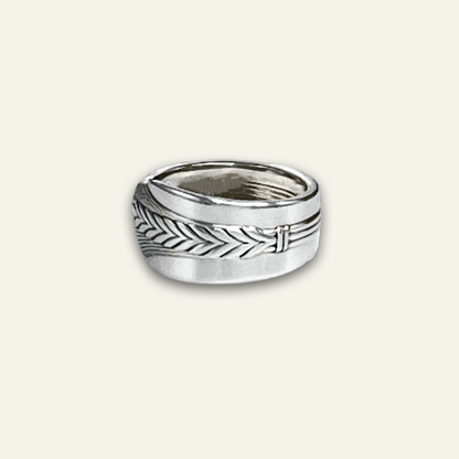 Running Laurel Garland Spoon Ring