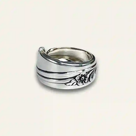 Closed-band vintage spoon ring with smooth silverplate finish
