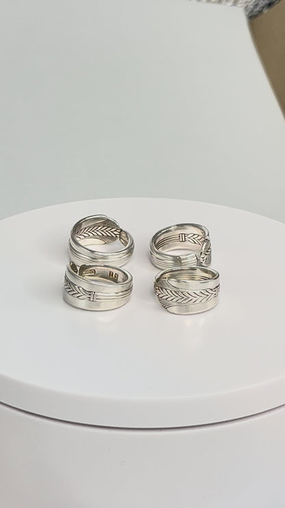 Running Laurel Garland Spoon Ring