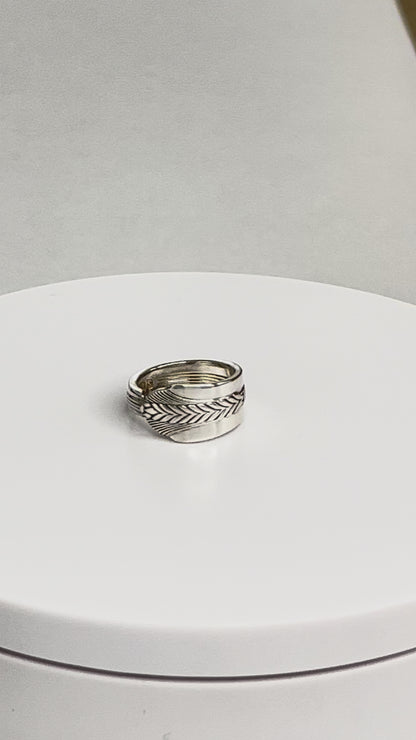 Running Laurel Garland Spoon Ring